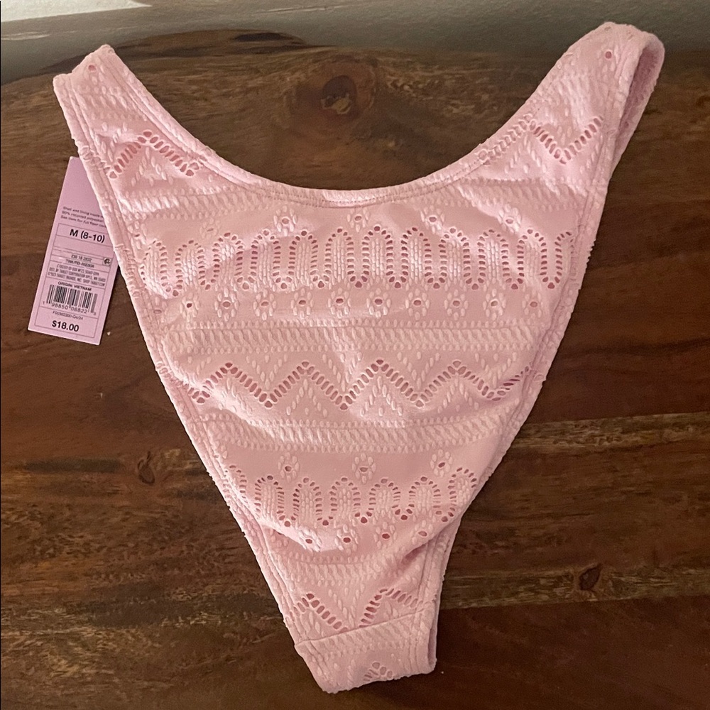 Wild Fable Light Pink Eyelet Bikini Bottoms NWT Medium (8–10) - Picture 4 of 5